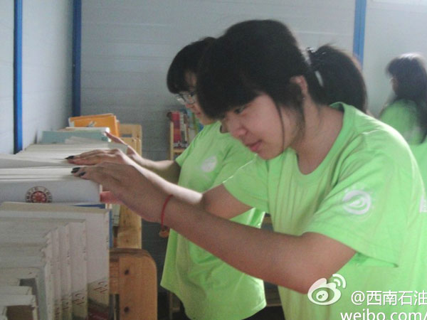 7��20�գ��巿����Đ��ĕ��ݽK��������ʯ�ʹ�W(xu��)У��(b��o)ӛ�߈F(tu��n)�(du��)�T����Ŭ���²����ꮅ���D��һ���(du��)�T������D���^����¶������ϲ��Ц����