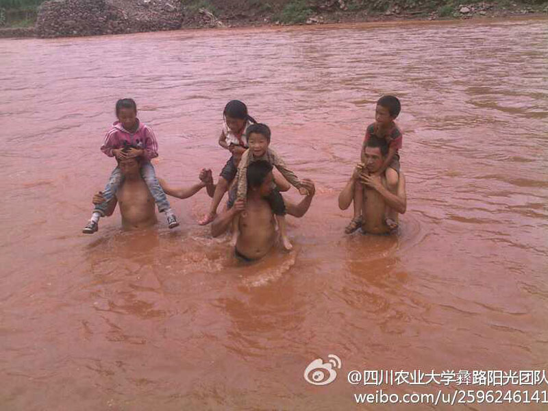 7��17�գ��Ĵ��r(n��ng)�I(y��)��W(xu��)����·ꖹ⡱�Fꠁ���������ɽ��ϲ�¿h�ɺӿ��(zh��n)�_չ֧�̻�ӡ��ɺӿ��(zh��n)��̎ƫƧ��ȫ��ĺ���ÿ�춼Ҫ���Ѓɂ���С�r�όW(xu��)��;����Ҫ���^һ�l30�׌��ĺ������D������W�����Ӷ��^�R����ĺ�����