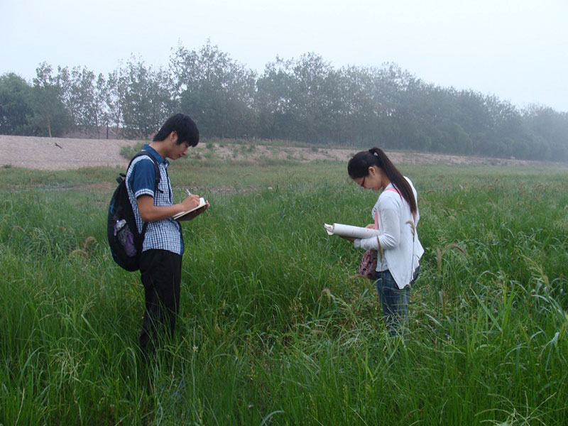 7��14�������u�r(n��ng)�I(y��)��W(xu��)������B(t��i)����(m��ng)֮�(du��)���������u�а�ɳ�ӝ�أ��ۖ|�Σ���(du��)ֲ��N��w���M(j��n)�ЬF(xi��n)��(ch��ng)�о���