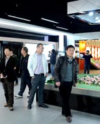 晉江城市展館　　晉江城市展館大樓位于世紀大道西側(cè)，于2004年12月動工建設(shè)，地上四層、地下一層，總建筑面積為18645平方米，項目總投資為7500萬元。