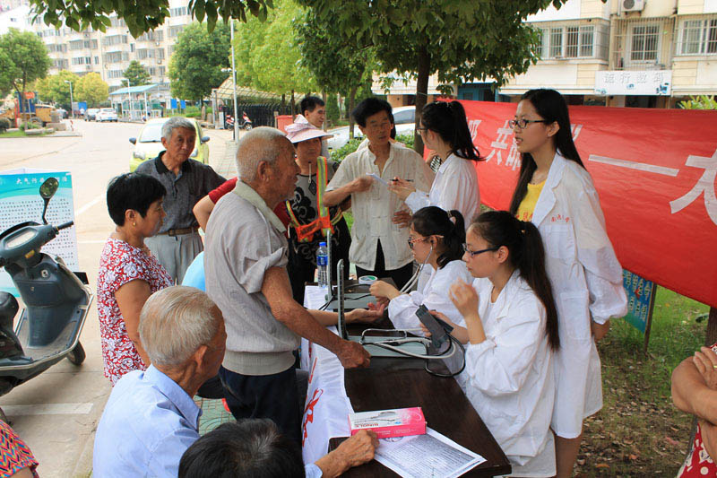 �F꠳ɆT���M����^(q��)����y��Ѫ�����ܵ����񂃵�ٝ�p������ϣ�����Զ��һЩ�@�ӵĻ����