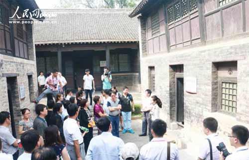 ���L�F(tu��n)�ɆT�ڰ�·܊һ���Ŏ�˾��fַ�J(r��n)�� ȡ�v������ꑼӽ� �z��