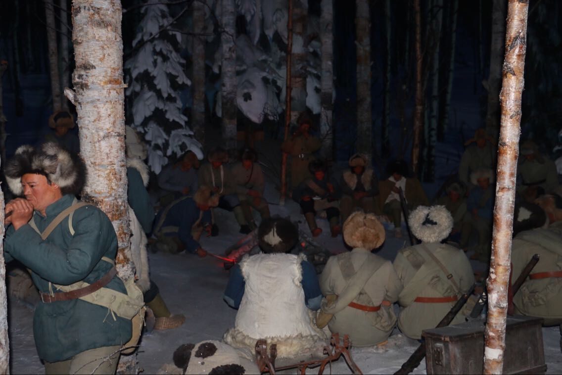 ���š�һ�ˡ��o(j��)���^��(n��i)��ӳ��(li��n)��(zh��n)ʿ��η��(y��n)����Ӣ�¿������龰Ϟ��Ⱥ����ꑼӽ� �z��