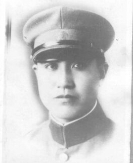 �������h�����|���d������1908������������ڵ�����ͥ���x�켽܊�^(q��)�Γ�܊˾��T��1924���M(j��n)��|���v���������I(y��)����У����У�̹���1931�����Rռɽ���(du��)����У�����������˽��򿹑�(zh��n)�Ȍ�������(zh��n)��1936���κӱ����h��܊��У����(d��o)�L��1938��8���ʲ����x�����(du��)���x�켽܊�^(q��)��ʽ������x�켽܊�^(q��)�Γ�܊������˾��T��1939������Ї����a(ch��n)�h��1940���ڰوF(tu��n)���(zh��n)�Љ��Ҡ������r(sh��)��32�q��