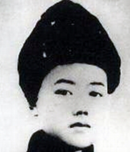 �ܘ�|��1918��1937���|������(li��n)܊�߼�(j��)ָ�]�T��ɽ�|ʡƽ�ȿh�ˡ�1925���S��ĸ�ӻĵ�����ʡ�q���h��1931���һ����׃�����e�O���ӿ��ջ��(d��ng)��1933����������Ї����a(ch��n)�h��1935��2�������x�鹲���F(tu��n)�|�M��ί��ӛ��4�����Ζ|���������܊�ڶ�܊��һ�F(tu��n)��ί��1936��3�����Ζ|����(li��n)�ڶ�܊��һ����ί�掟�hί��ӛ��܊�hίί�T��7�£��x���й��ϝMʡίί�T��9�£��Ζ|����(li��n)��һ·܊���Ď����L����ί��1937��4��24�գ��ڰ��D�h��ɳ���Ͻ��S�����c�ΰ��D�h�ΰ��(du��)����(zh��n)�в��Ҡ�����