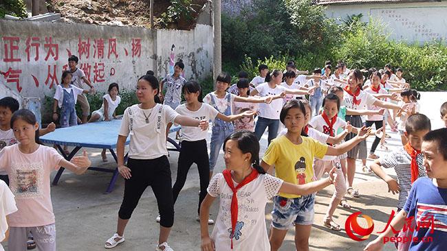 ���ϿƼ���W(xu��)��һ��һ·���x��(w��)֧���c����(zh��n)��ؚ�{(di��o)�Ќ�(sh��)�`�F(tu��n)���������(y��ng)�h��¹ɽ�(zh��n)�u�ŸG���_(k��i)չ�x��(w��)֧�̺ͷ�ؚ�{(di��o)�У��D��־Ը�߽̺��ӂ�̫�Oȭ�����F(tu��n)�(du��)�ṩ��