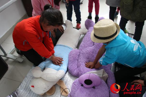 �V�|�t(y��)�ƴ�Wů�L�Ї�־Ը����꠵��Ĵ�ʡ�����ݿ����h�����l(xi��ng)���ʹ��_չ����־Ը�������̺��ӂ��ƌW�\�����p���\�ӓp������ᘌ��\�ӳ�Ҋ�܂���r���ڼ����Ծȼ��ܡ��D�麢�ӂ����ò�ż�����ķΏ��K�������ȼ��ȼ��ɡ����F��ṩ��