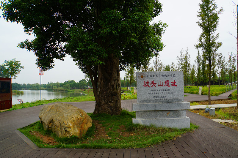 ���^ɽ�zַ�������H���Ї�(gu��)�������l(f��)�F(xi��n)��������硢��������������(n��i)�����S���Ĺų�ַ��߀�����u(p��ng)���Ї�(gu��)����ʮ���°l(f��)�F(xi��n)���Ї�(gu��)20���o(j��)100��(g��)���Ŵ�l(f��)�F(xi��n)֮һ�����zӰ����־�ۣ�