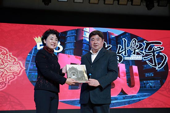 �ʌm����ԺԺ�L���V�裨�ң��򱱾��ڶ�����Z�W(xu��)Ժ�hί��ӛԈ@����ٛ(z��ng)�ͶY��