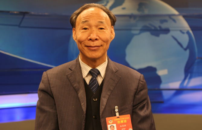 全國政協(xié)常委、中國作家協(xié)會副主席白庚勝：民族文化的保護與發(fā)展