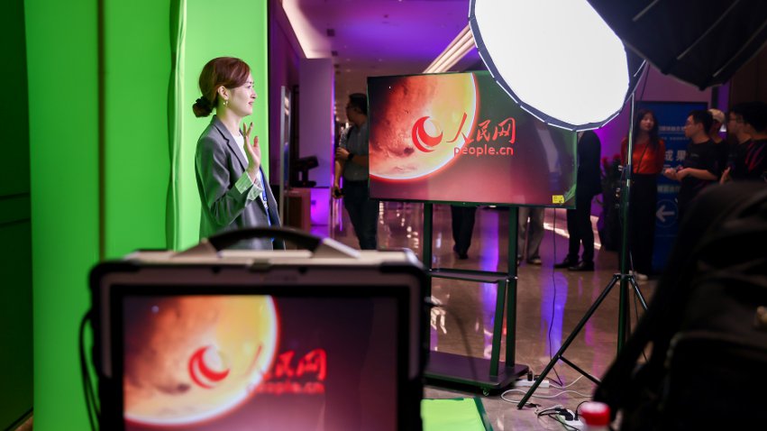 隨幻虛擬直播工作站體驗(yàn)區(qū)。主辦方供圖